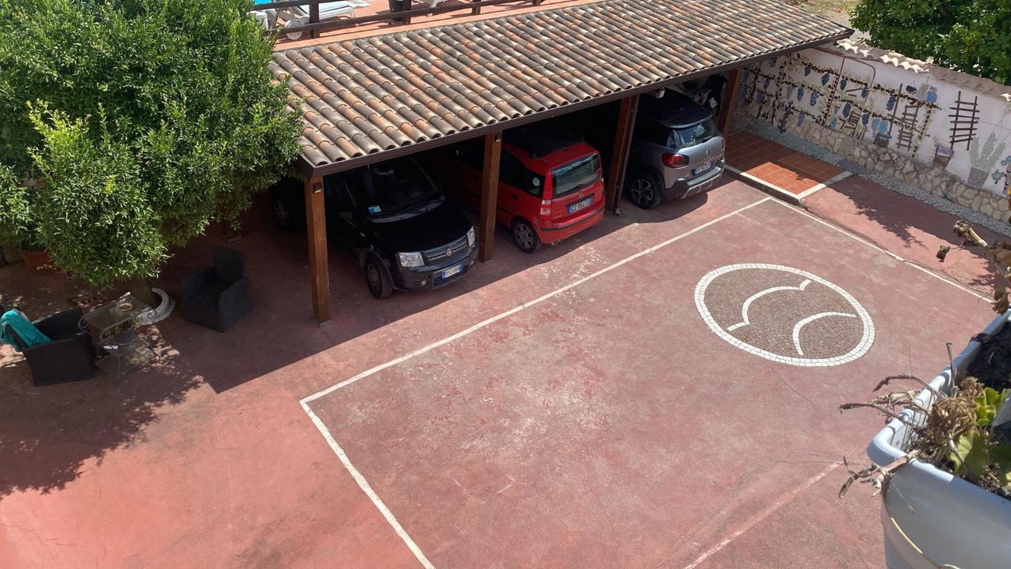 Tabor 1 Garden & Parking Nápoles Exterior foto